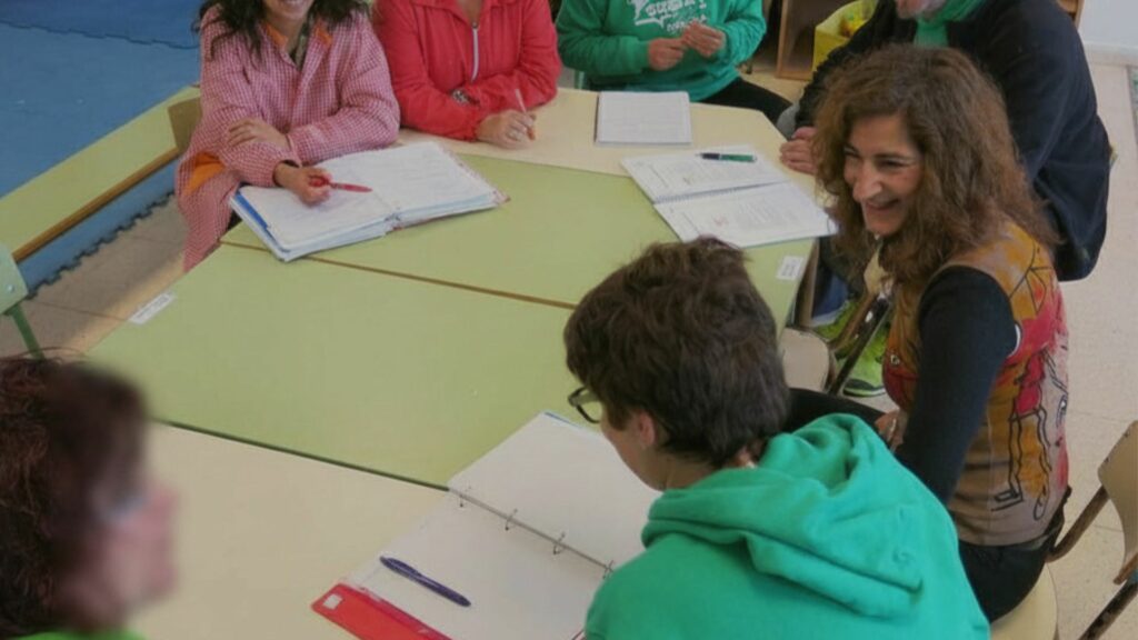 Créer ensemble : une autre manière d’entrer en relation Certains liens naissent sans passer par les mots.